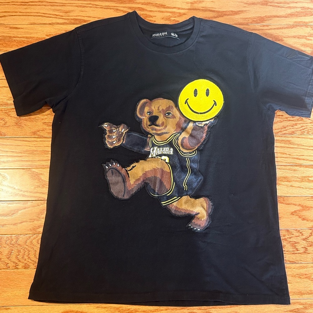 Hudson Black and Yellow Short Sleeve Tee with Graphic Design